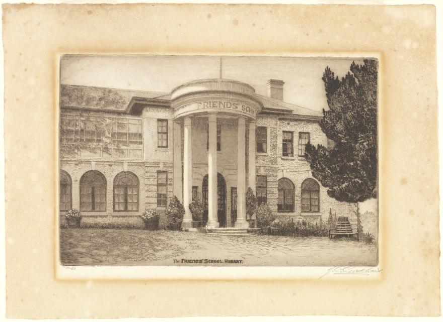 Porticoed building