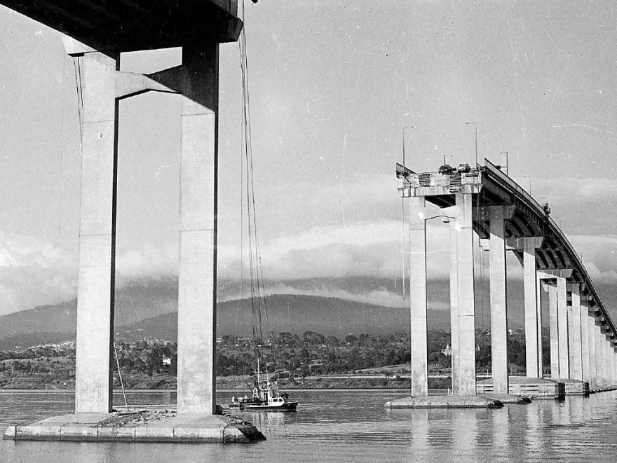 Bridge with collapsed span